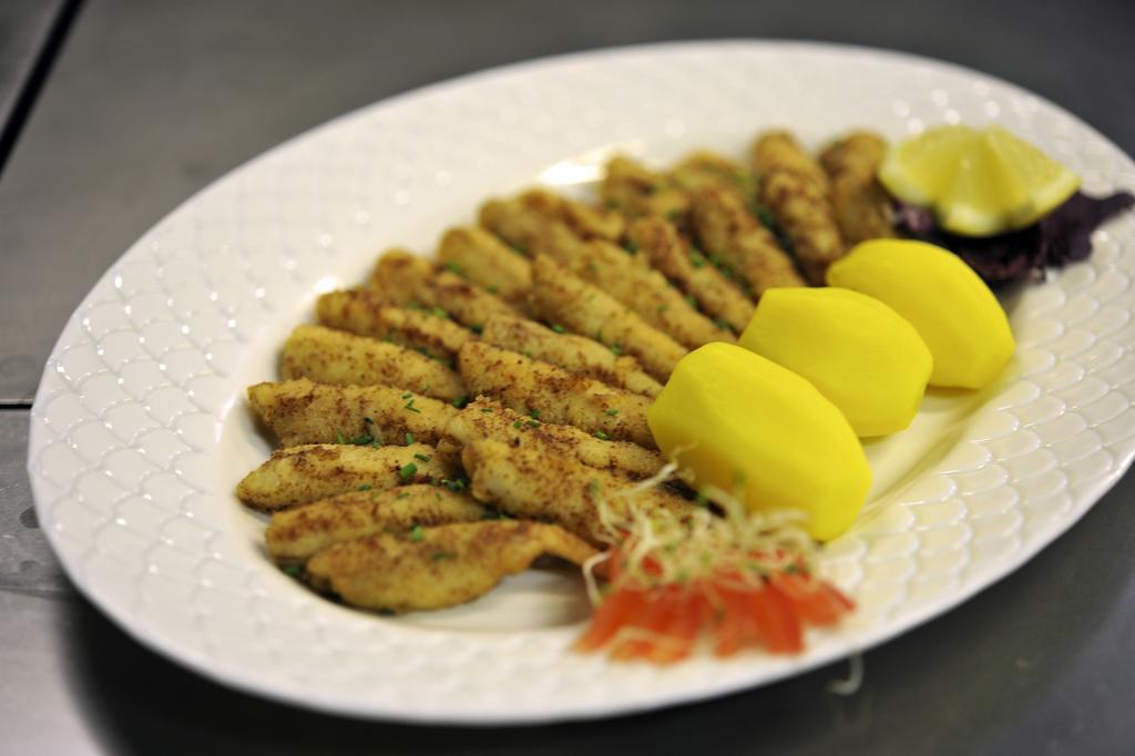 小木屋餐厅酒店 科泰洛特 外观 照片